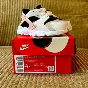 Brand New Nike Hurrache!